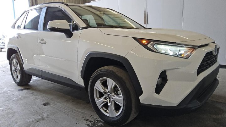 Toyota RAV4 XLE 2021