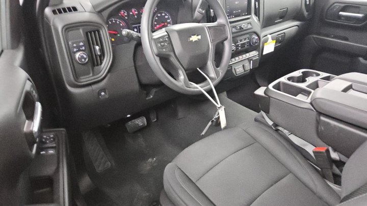 Chevrolet Silverado C1500 2024