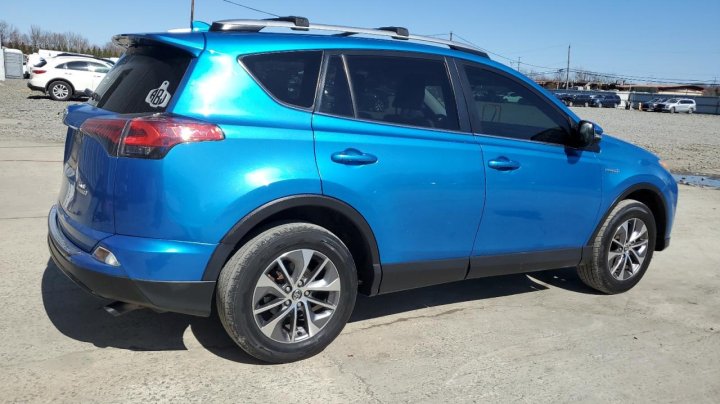 Toyota RAV4 XLE 2016