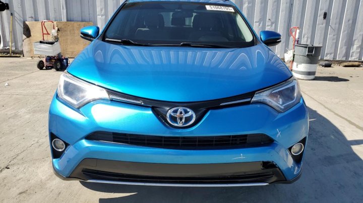 Toyota RAV4 XLE 2016