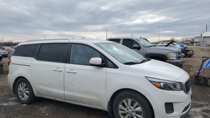 KIA Sedona LX 2016