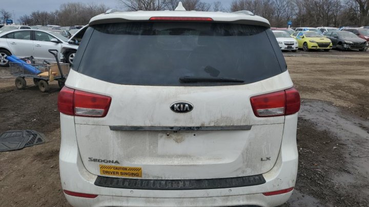 KIA Sedona LX 2016