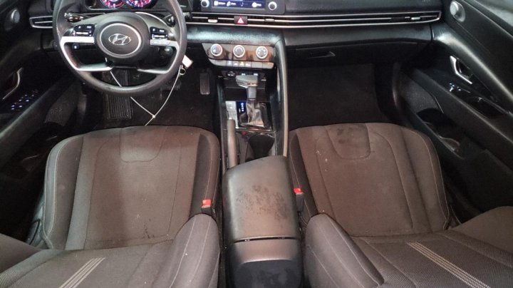 Hyundai Elantra SE 2021
