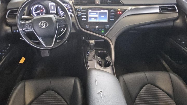 Toyota Camry SE 2020