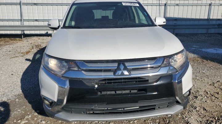 Mitsubishi Outlander SE 2016