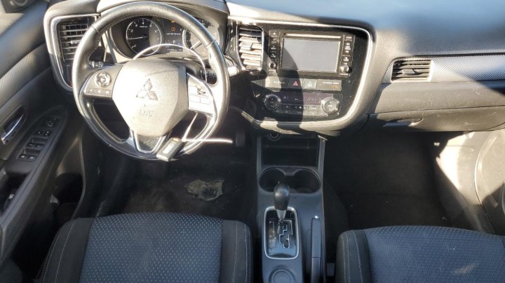 Mitsubishi Outlander SE 2016