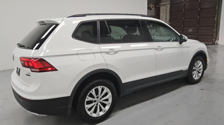 Volkswagen Tiguan S 2018
