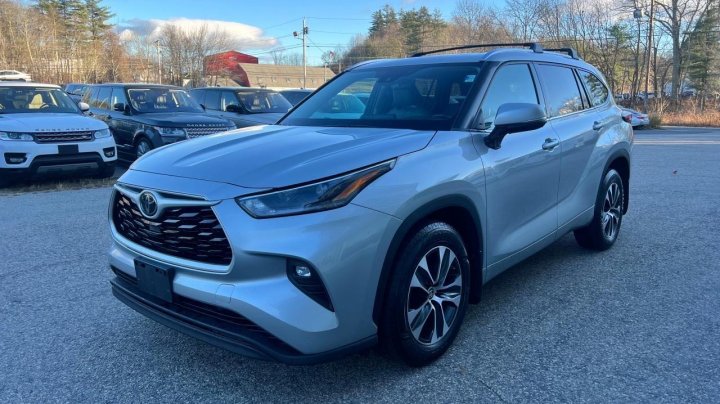 Toyota Highlander XLE 2021