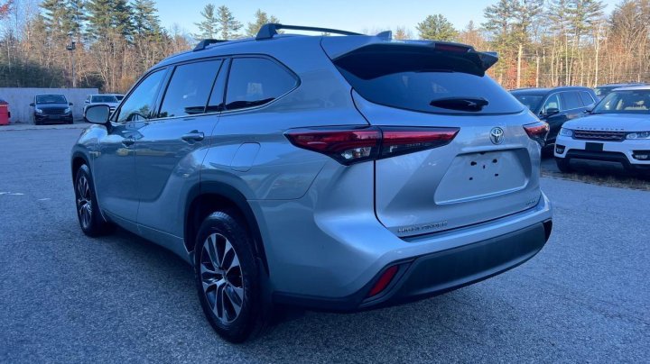 Toyota Highlander XLE 2021