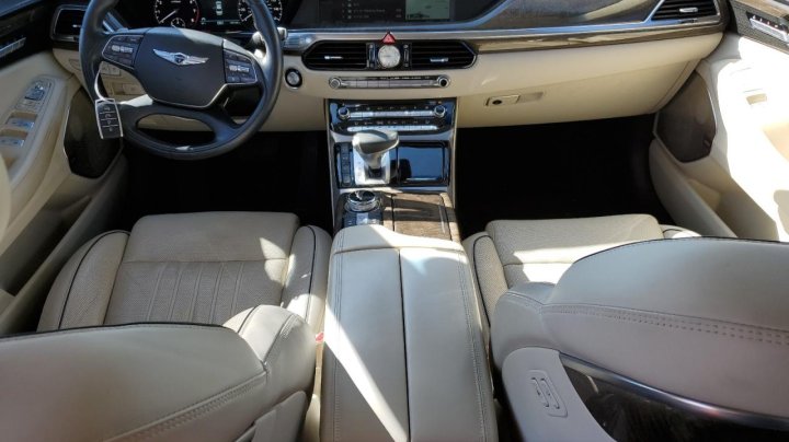 Genesis G90 ULTIMATE 2017