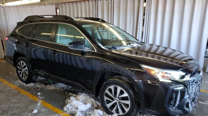 Subaru Outback PREMIUM 2023