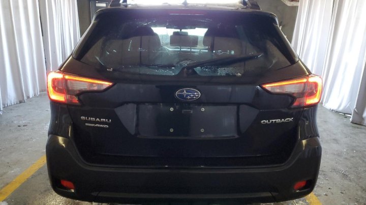 Subaru Outback PREMIUM 2023