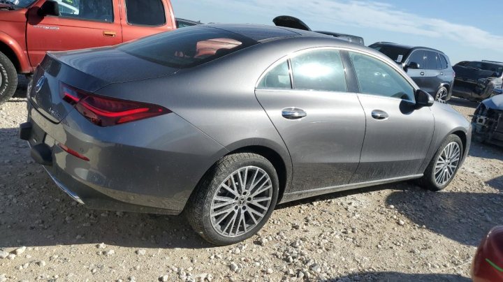 Mercedes-Benz CLA-Class 250 4MATIC 2025