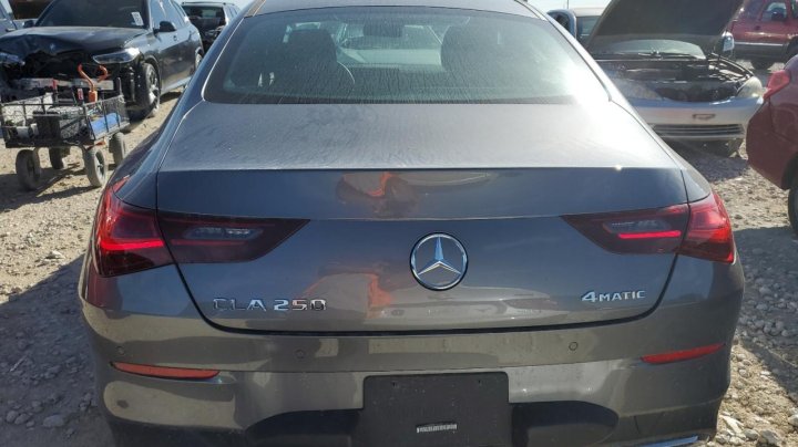 Mercedes-Benz CLA-Class 250 4MATIC 2025