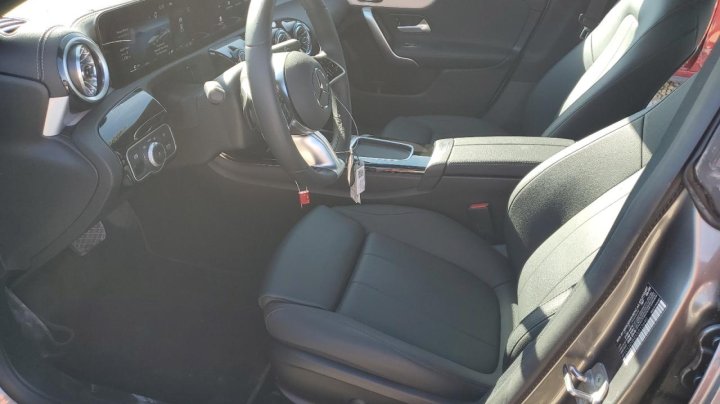 Mercedes-Benz CLA-Class 250 4MATIC 2025