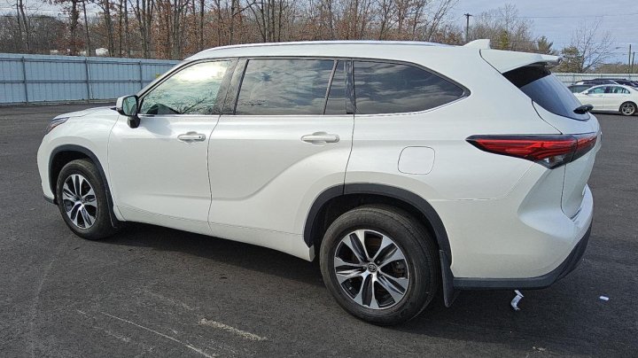 Toyota Highlander XLE 2021