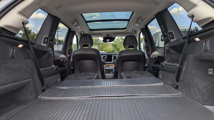Volvo XC90 T6 MOMENTUM 2021