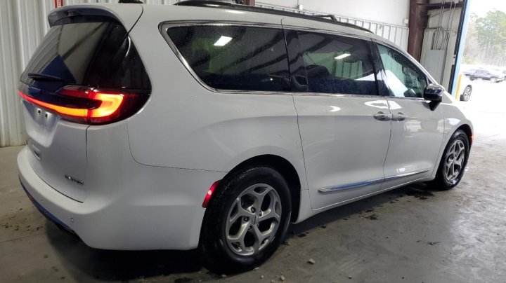 CHRYSLER Pacifica LIMITED 2023