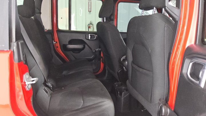 JEEP Gladiator SPORT 2021