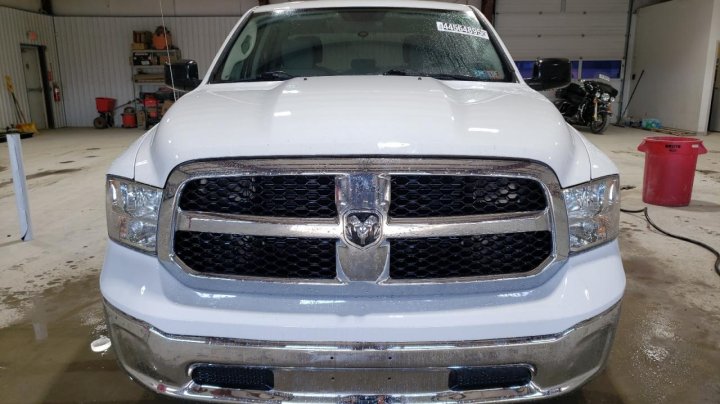RAM 1500 CLASSIC TRADESMAN 2023