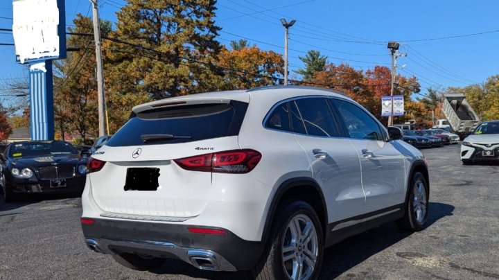 Mercedes-Benz GLA-Class 250 4MATIC 2021