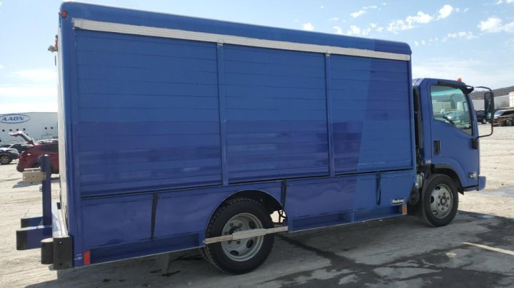 Isuzu NRR  2019
