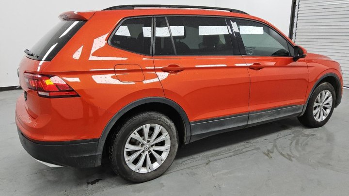 Volkswagen Tiguan S 2019