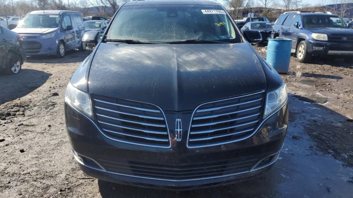 Lincoln MKT  2018