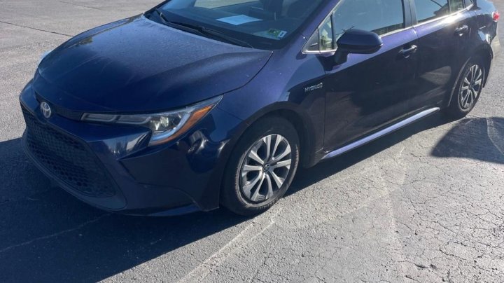 Toyota Corolla LE 2021
