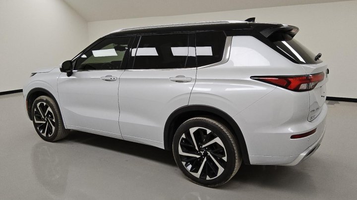 Mitsubishi Outlander SEL 2023