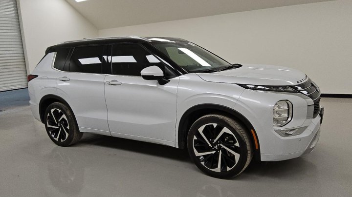 Mitsubishi Outlander SEL 2023
