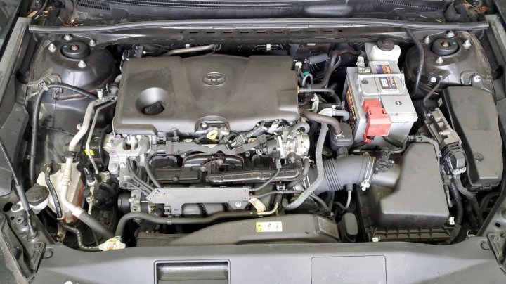 Toyota Camry SE 2021