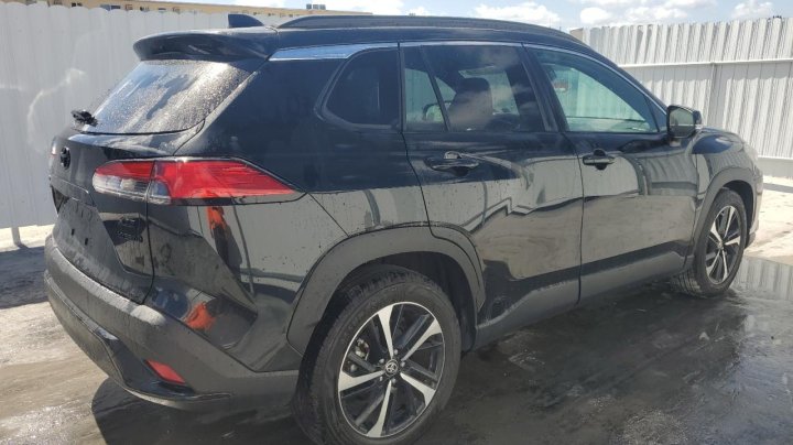 Toyota COROLLA CROSS LE 2023