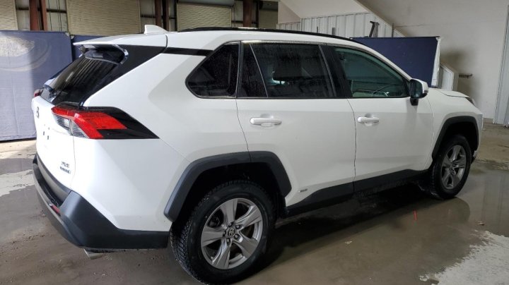 Toyota RAV4 XLE 2023