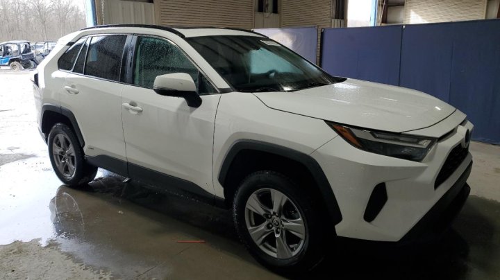 Toyota RAV4 XLE 2023