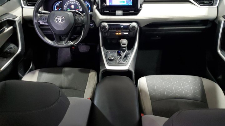 Toyota RAV4 XLE 2023