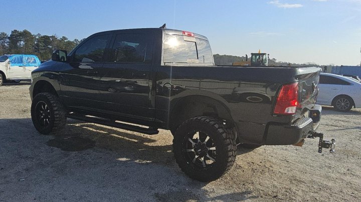 RAM 1500 SLT 2018