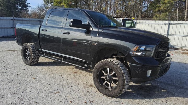 RAM 1500 SLT 2018