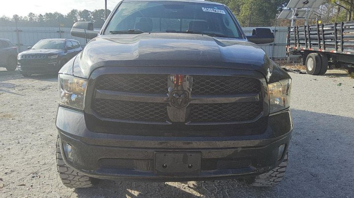 RAM 1500 SLT 2018