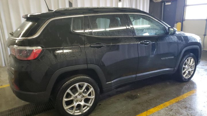 JEEP COMPASS LATITUDE LUX 2023