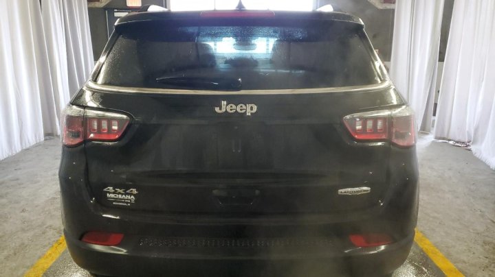 JEEP COMPASS LATITUDE LUX 2023