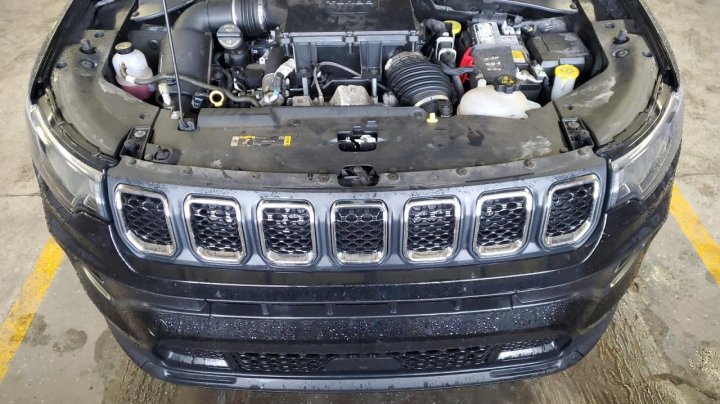JEEP COMPASS LATITUDE LUX 2023