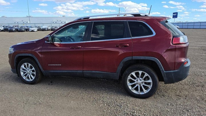 JEEP Cherokee LATITUDE 2019