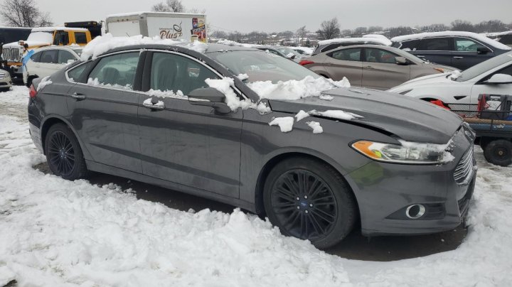 Ford FUSION SE 2016