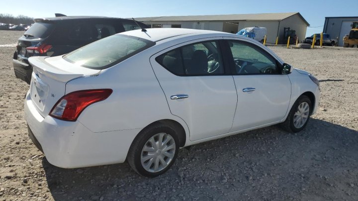 Nissan Versa S 2019