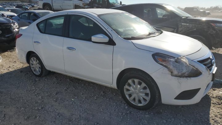 Nissan Versa S 2019