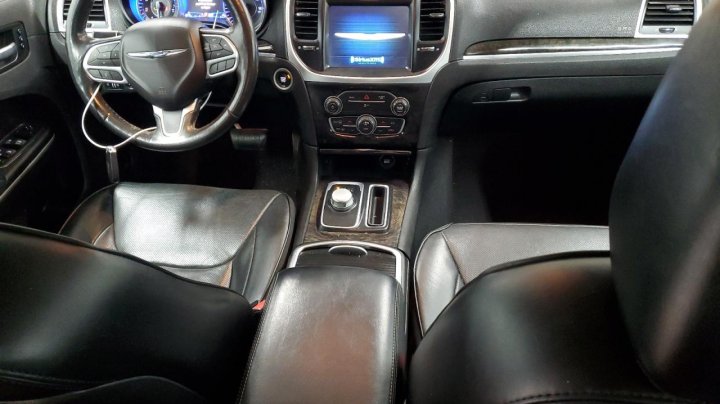 CHRYSLER 300 LIMITED 2019