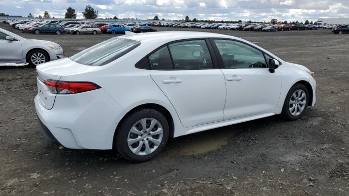Toyota Corolla LE 2024