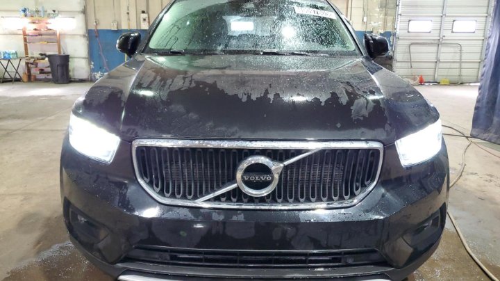 Volvo XC40 T5 MOMENTUM 2022