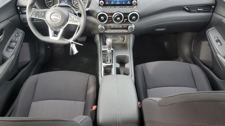 Nissan Sentra SV 2025